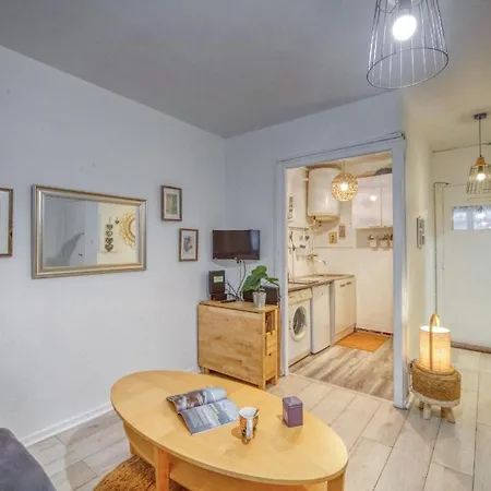 Le Petit Paul Apartment
